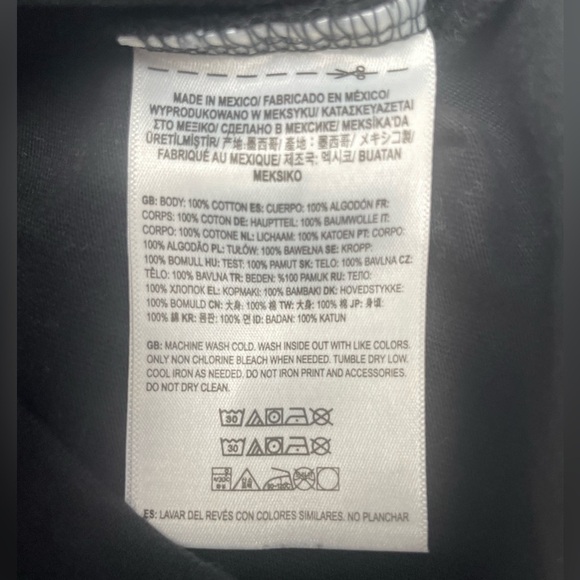 Vans women’s T-shirt with Aztec, jaguar size medium - Picture 4 of 5